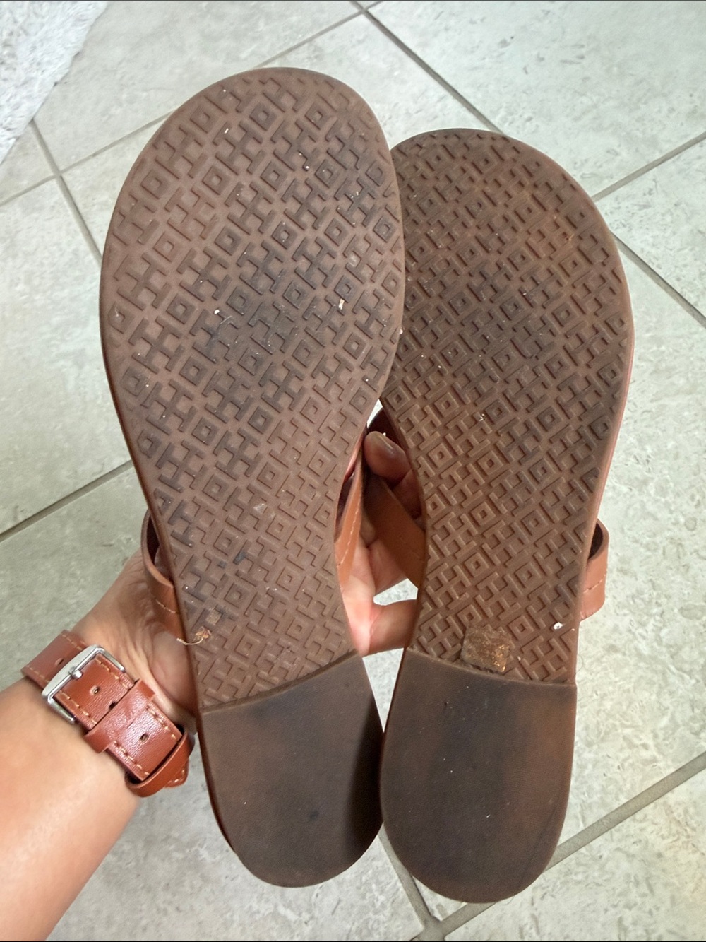 Tory Burch Brown Leather Logo Thong Sandals with Gold Accent - Picture 4 of 6